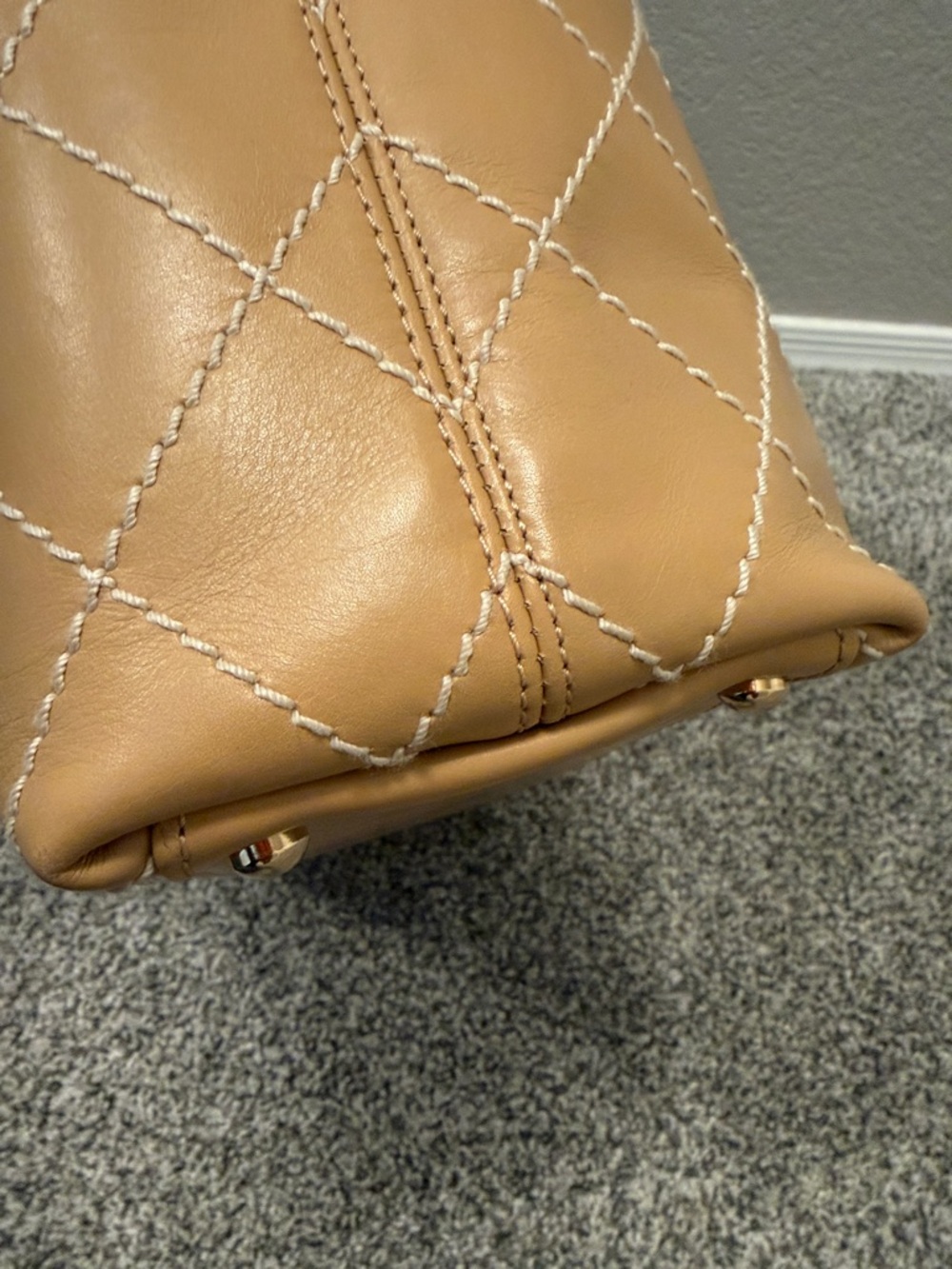 CHANEL Beige Quilted Tote - Picture 5 of 9